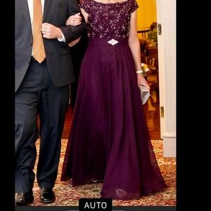 Caterina by Jordan Floorlength mother of the bride Gown. Size 8. Purple.